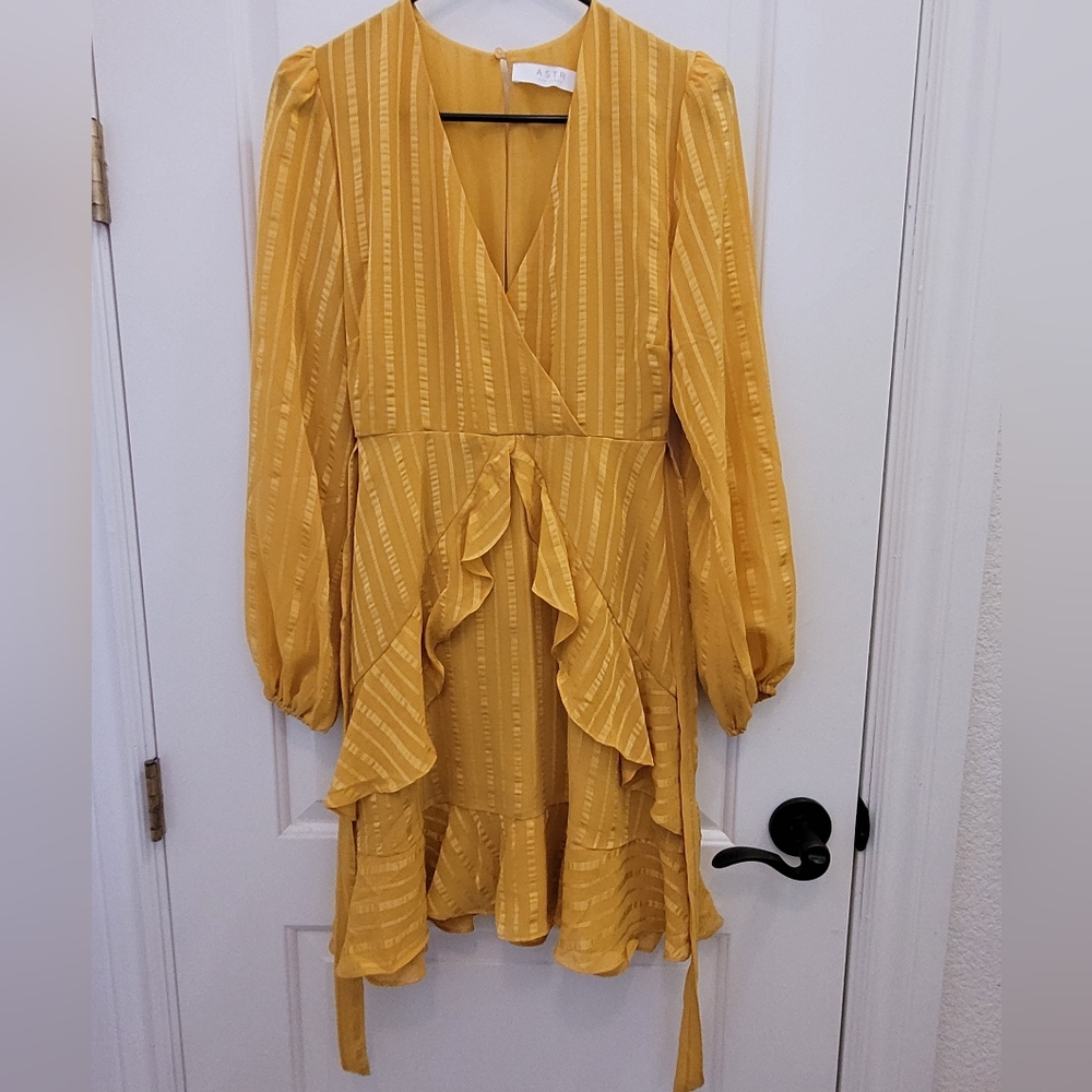 Astr yellow ruffle dress, Small